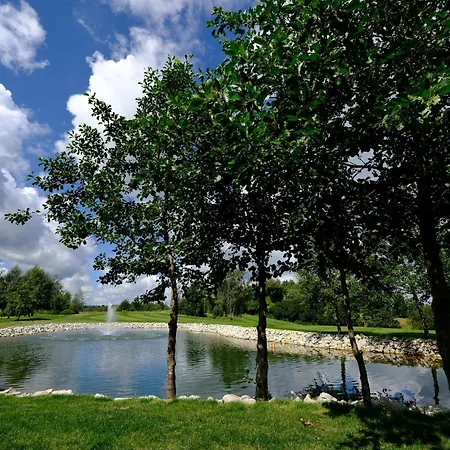 At Royal Krakow Golf 度假村 Ochmanow